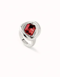Anillo bañado en plata de ley con cristal rojo