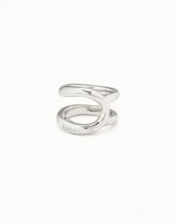 Anillo curvilíneo bañado en plata de ley