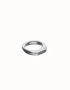 Anillo geométrico bañado en plata de ley