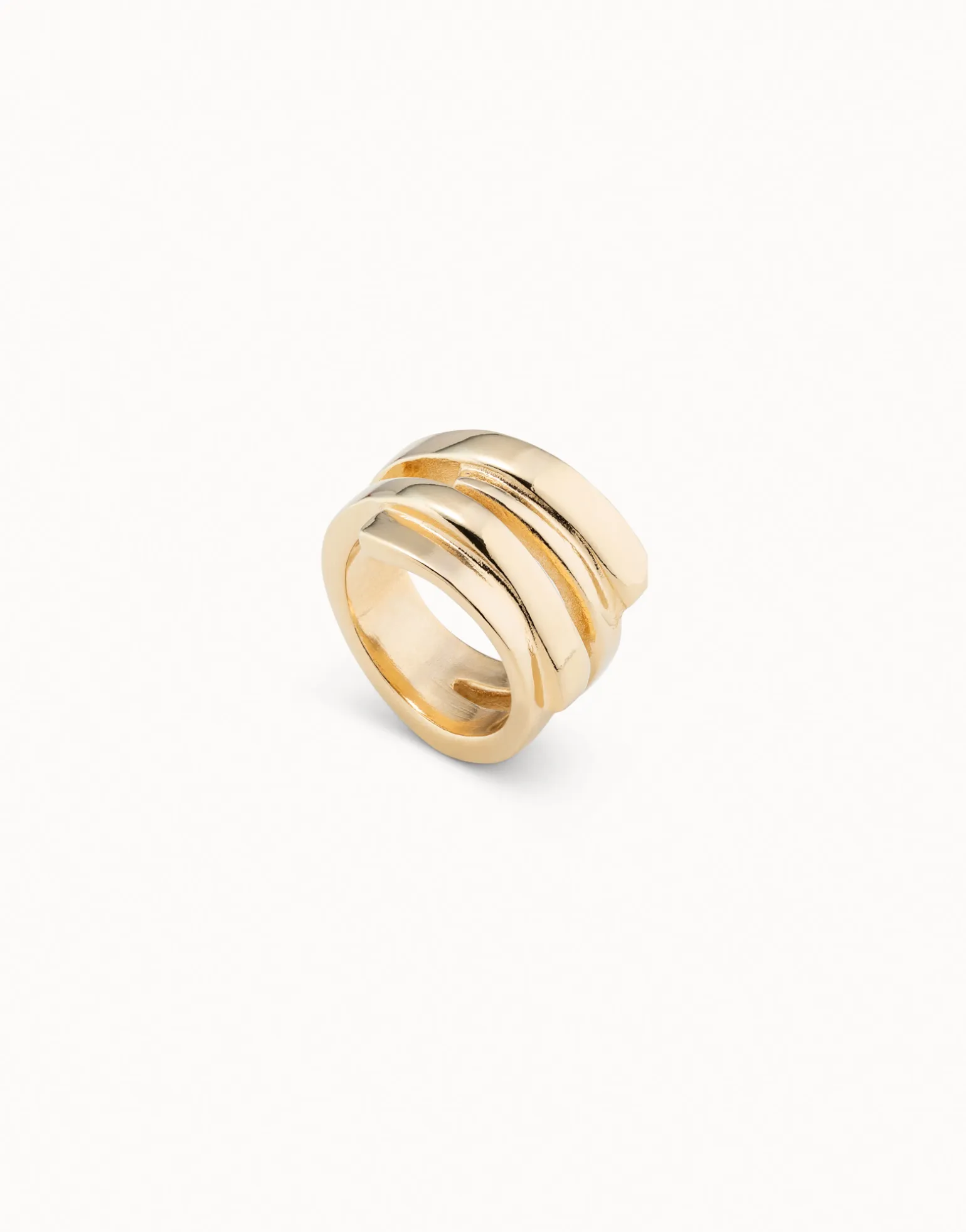 Anillo irregular bañado en oro de 18k