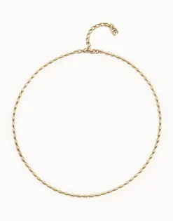 Cadena bañada en oro 18k con eslabones ovalados finos y cierre de mosquetón