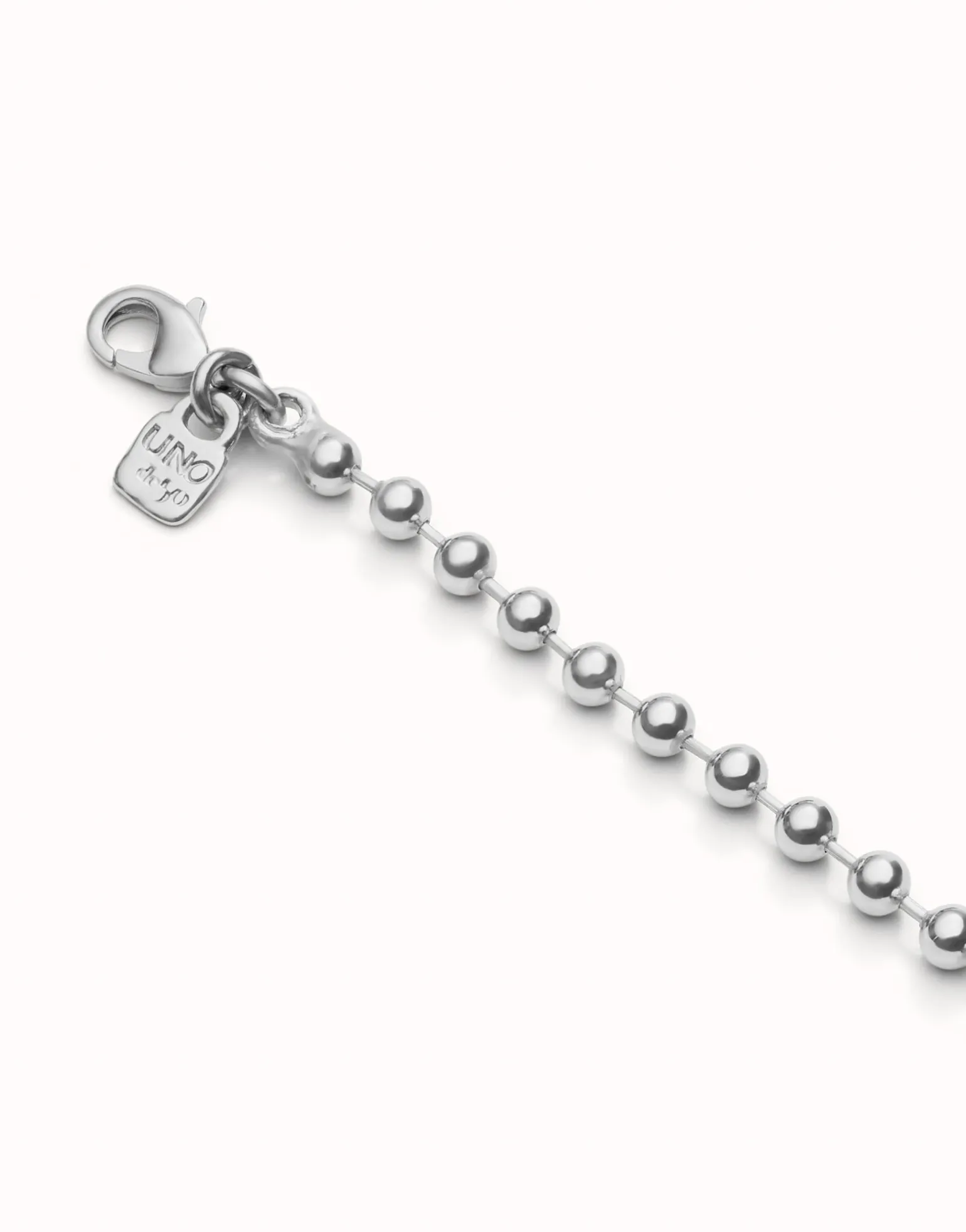 Cadena larga bolas bañada en plata de ley.