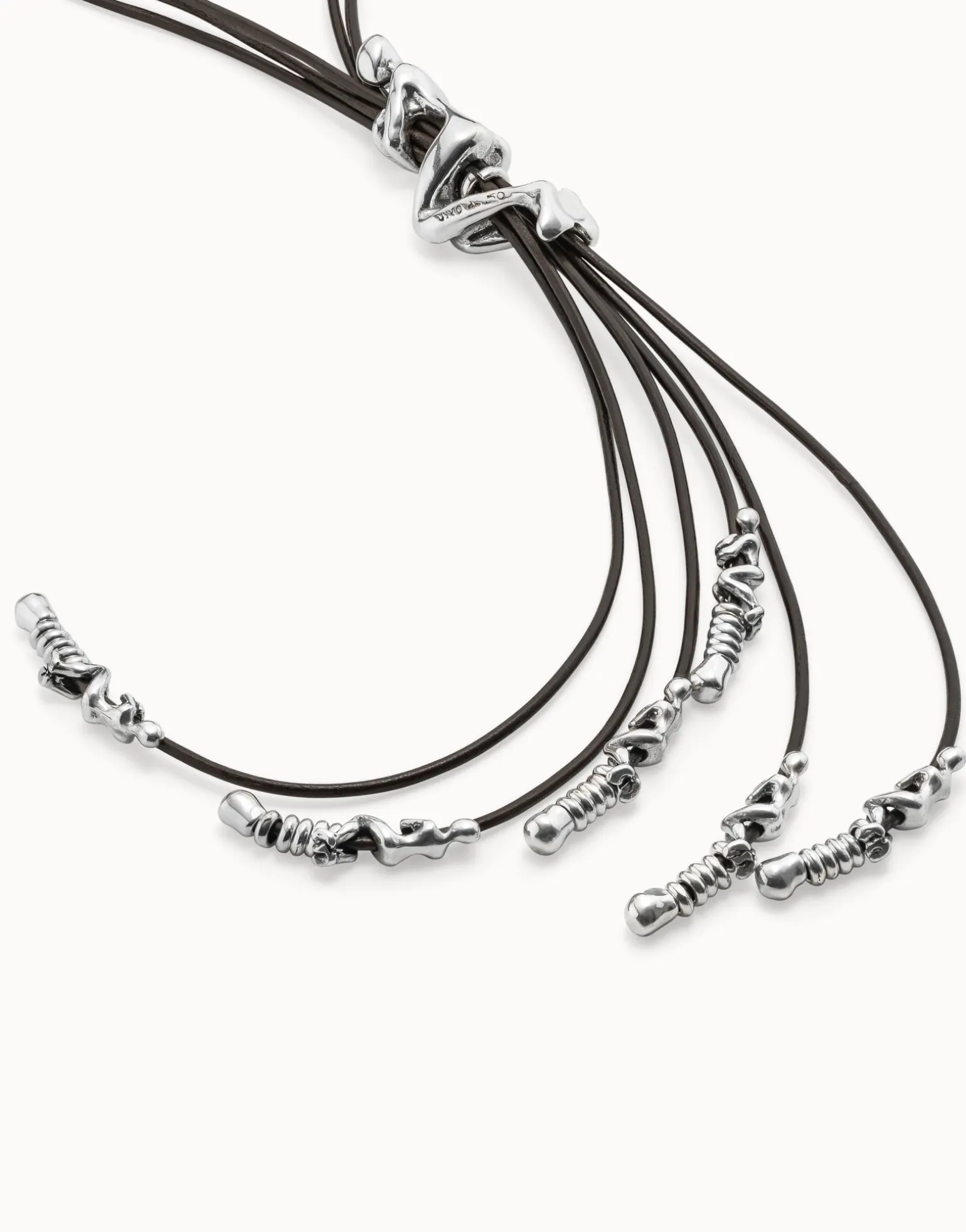 Collar de cuero bañado en plata de ley