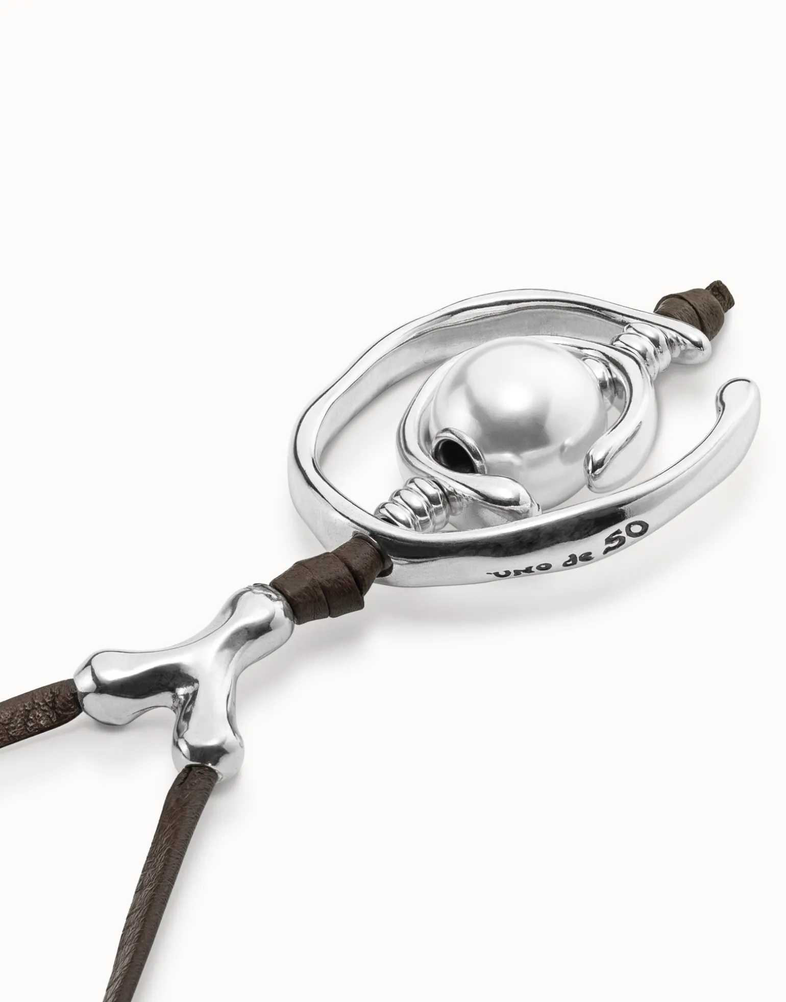 Collar de cuero y perla bañado en plata de ley mujer