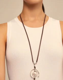Collar de cuero y perla bañado en plata de ley mujer