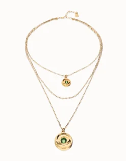 Collar triple bañado en oro 18k con charms de ojo y cristal facetado verde