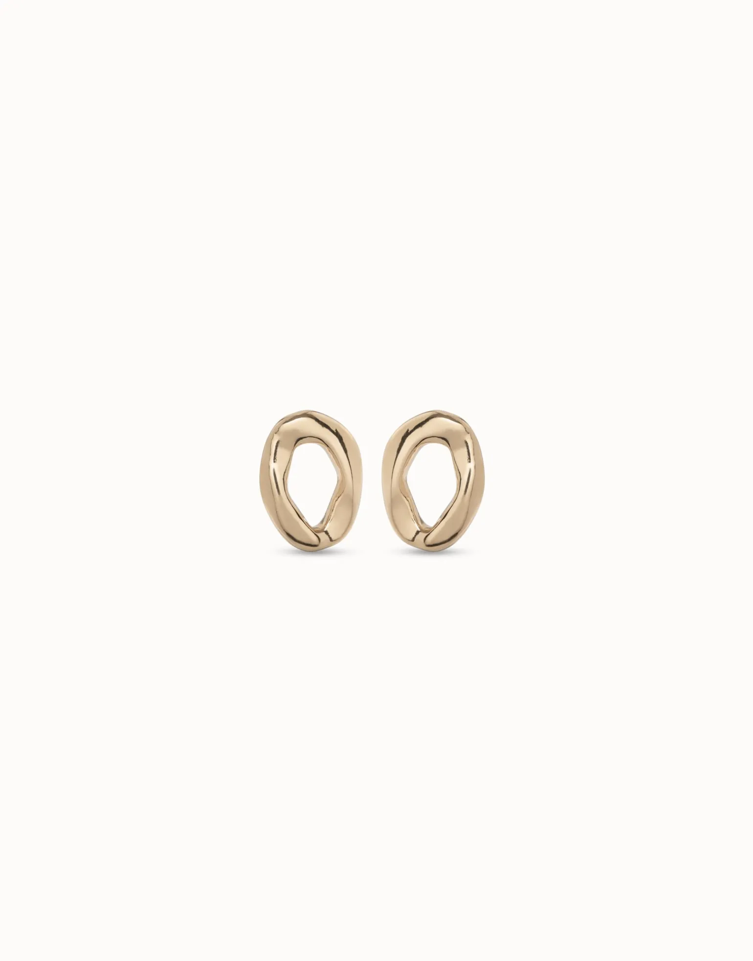 Pendientes bañados en oro 18K con forma de eslabón