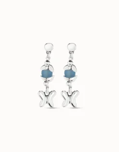 Pendientes bañados en plata de ley con cristal azul y mariposa