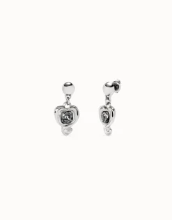 Pendientes bañados en plata de ley con corazón colgante y cristal negro