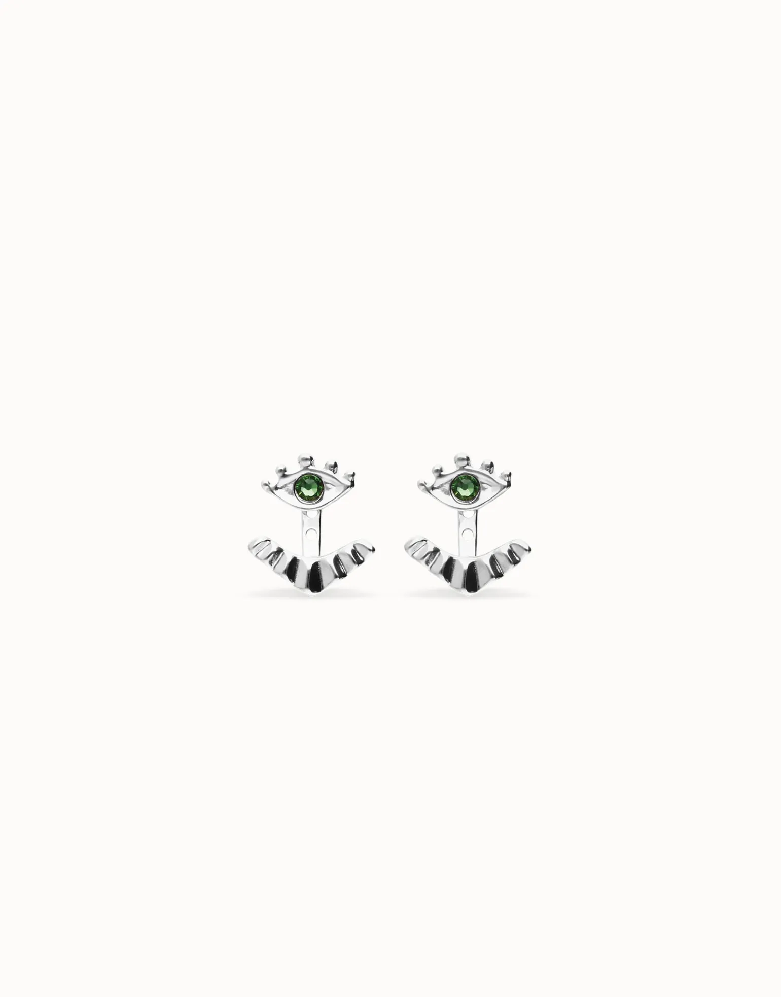 Pendientes bañados en plata en forma de ojo con pestañas y cristal facetado verde