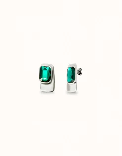 Pendientes con forma rectangular bañados en plata de ley con cristal verde