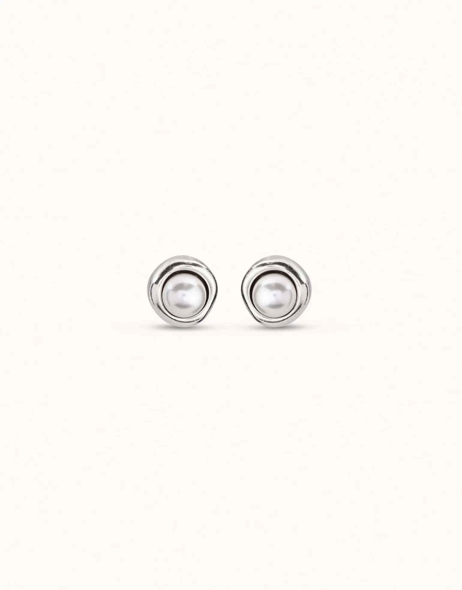 Pendientes con perla bañados en plata de ley