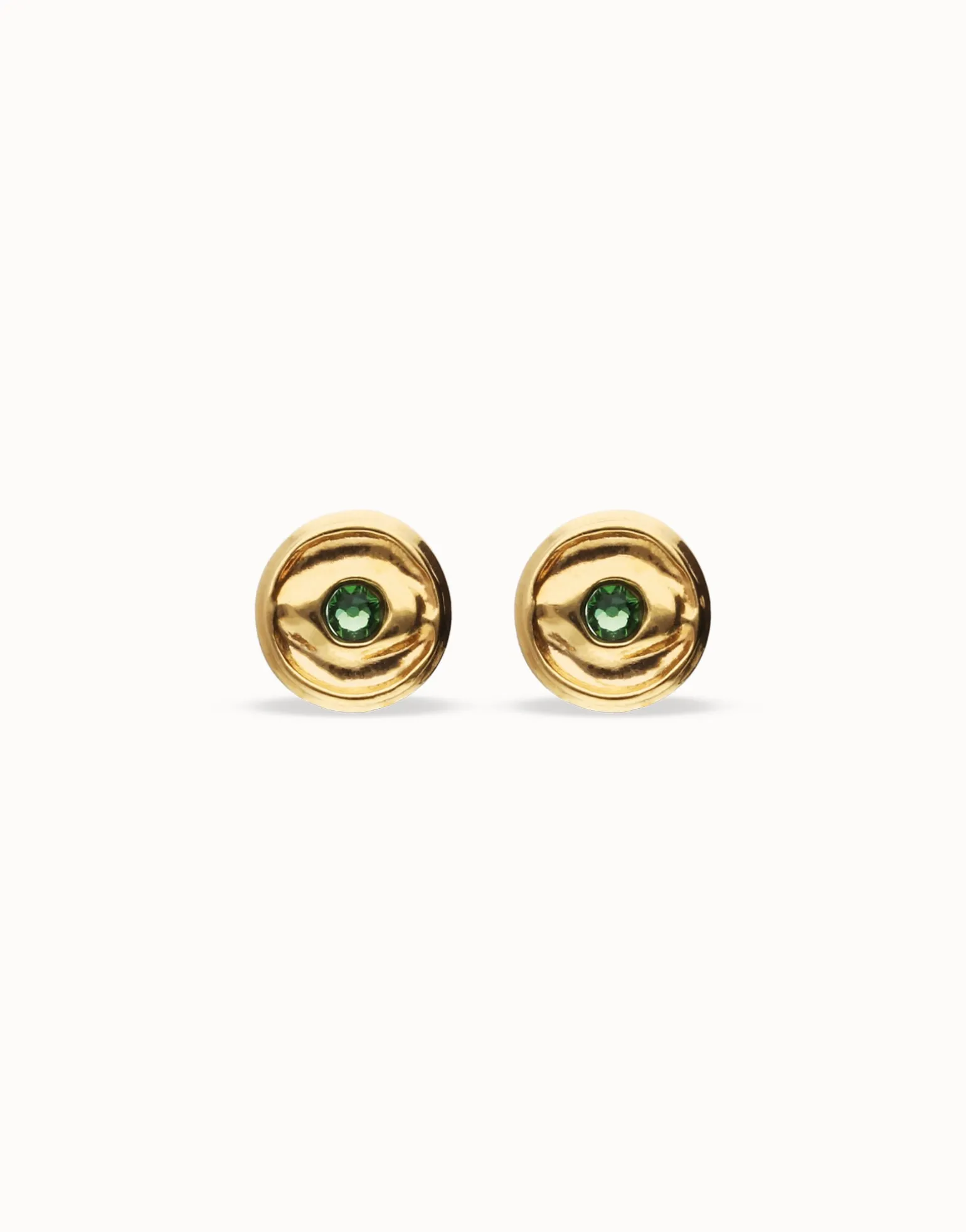 Pendientes de botón bañados en oro 18k con cristal facetado verde
