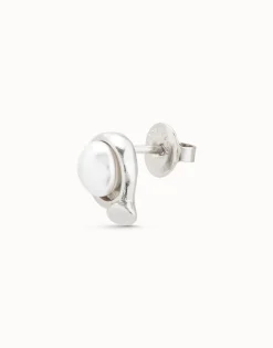 Piercing bañado en plata de ley de círculo clavado y perla