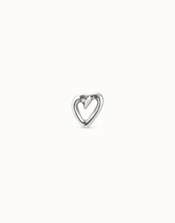 Piercing bañado en plata de ley de ''corazón clavado''