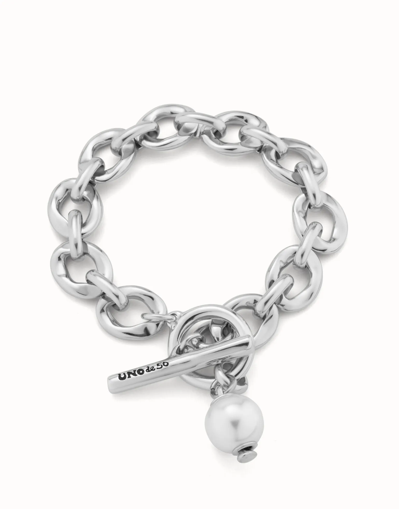 Pulsera bañada en plata de ley con eslabones y charm de perla