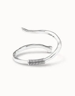 Pulsera bañada en plata de ley rígida en forma de clavo modelado en espiral.