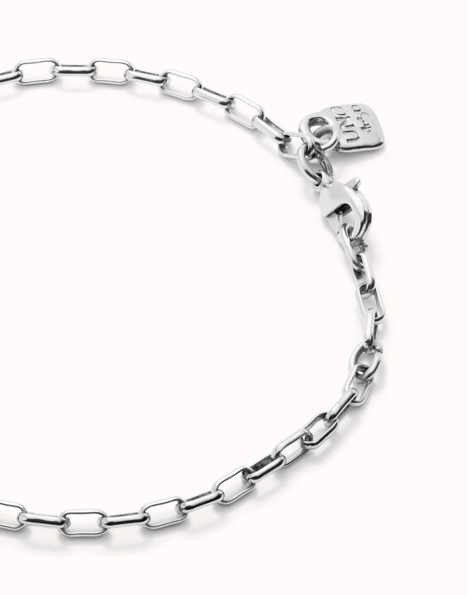 Pulsera con eslabones medianos bañada en plata de ley