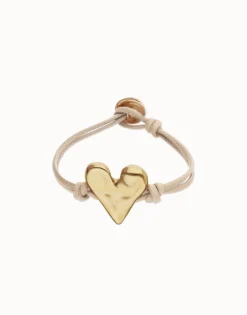 Pulsera de cuero camel con detalle de corazón bañado en oro 18k