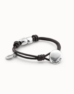 Pulsera de cuero con corazón bañada en plata de ley