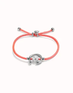 Pulsera de hilo fucsia con perla shell fornitura bañada en plata de ley.